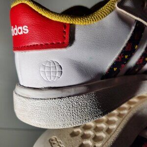 Adidas X Disney Grand Court Mickey Mouse Velcro sneakers sz 9.5kids
